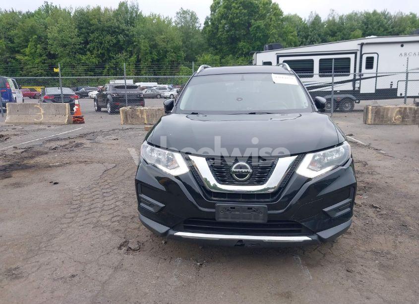Photo 12 of 2018 Nissan Rogue SV (VIN KNMAT2MV5JP621983)