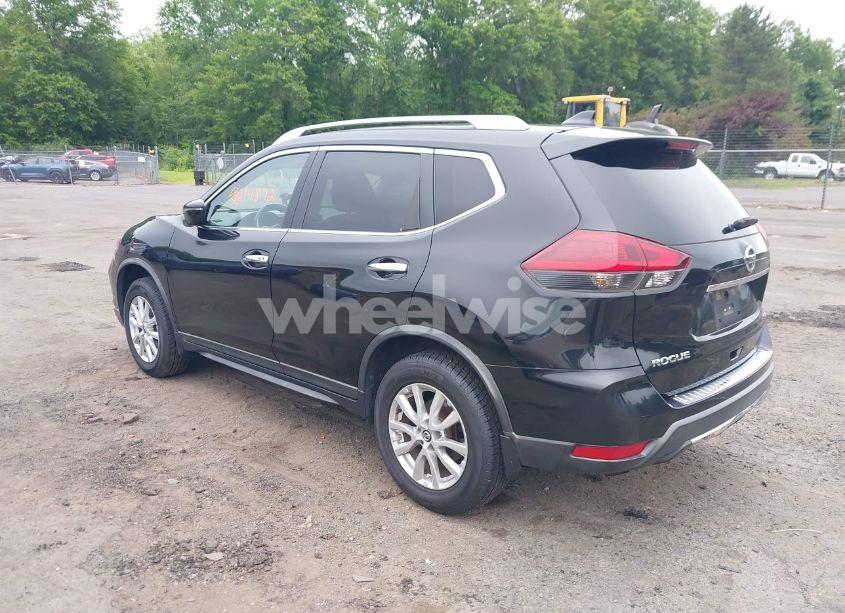 Photo 3 of 2018 Nissan Rogue SV (VIN KNMAT2MV5JP621983)