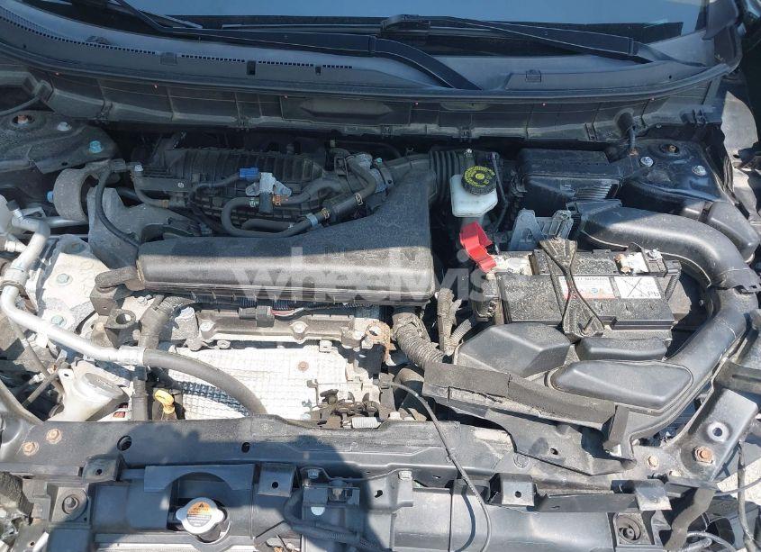 Photo 10 of 2019 Nissan Rogue S (VIN KNMAT2MV5KP559356)