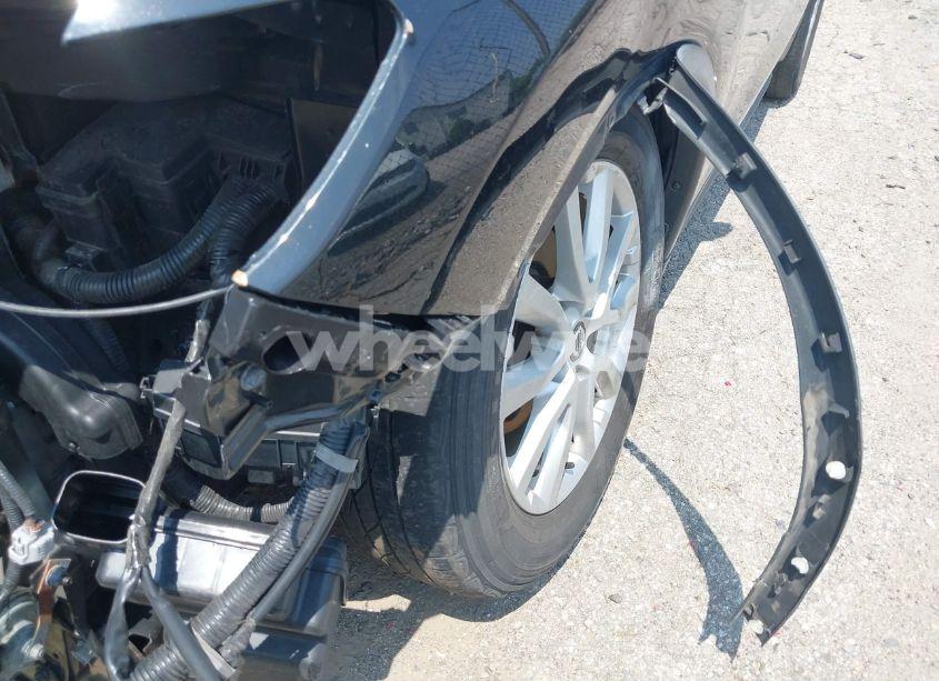 Photo 17 of 2019 Nissan Rogue S (VIN KNMAT2MV5KP559356)