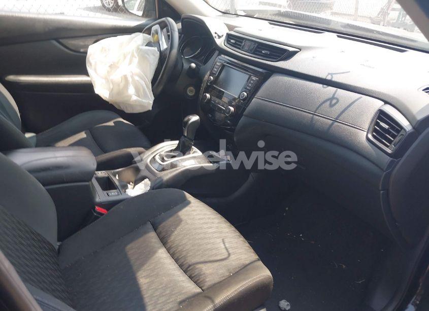 Photo 5 of 2019 Nissan Rogue S (VIN KNMAT2MV5KP559356)