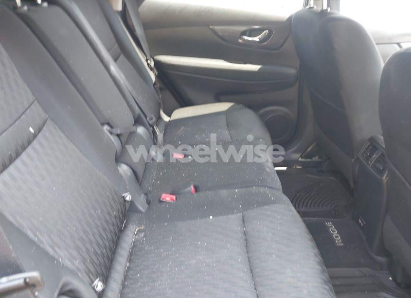 Photo 8 of 2019 Nissan Rogue S (VIN KNMAT2MV5KP559356)