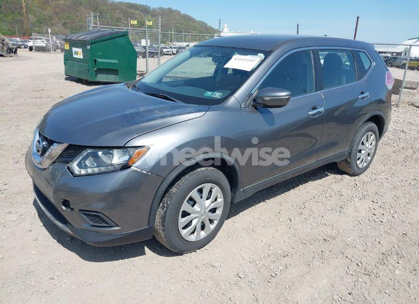 Photo 2 of 2015 Nissan Rogue S (VIN KNMAT2MV6FP523326)