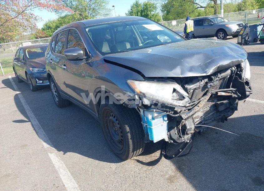 2015 Nissan Rogue S (VIN KNMAT2MV6FP537002) main photo