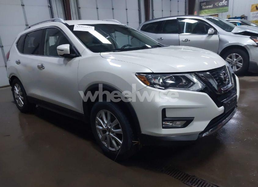 2017 Nissan Rogue SV (VIN KNMAT2MV6HP521935) main photo
