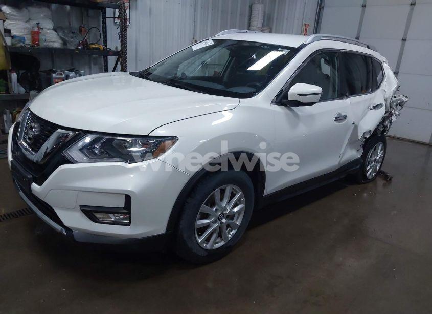 Photo 2 of 2017 Nissan Rogue SV (VIN KNMAT2MV6HP521935)