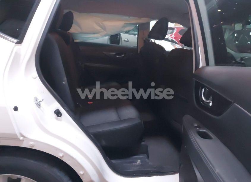 Photo 8 of 2017 Nissan Rogue SV (VIN KNMAT2MV6HP521935)