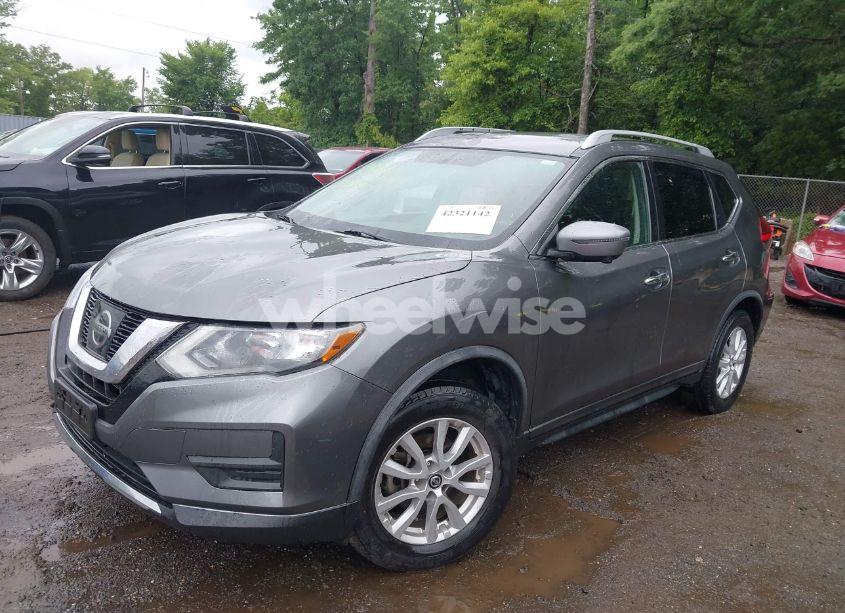 Photo 2 of 2017 Nissan Rogue SV (VIN KNMAT2MV6HP619038)