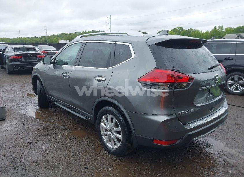 Photo 3 of 2017 Nissan Rogue SV (VIN KNMAT2MV6HP619038)