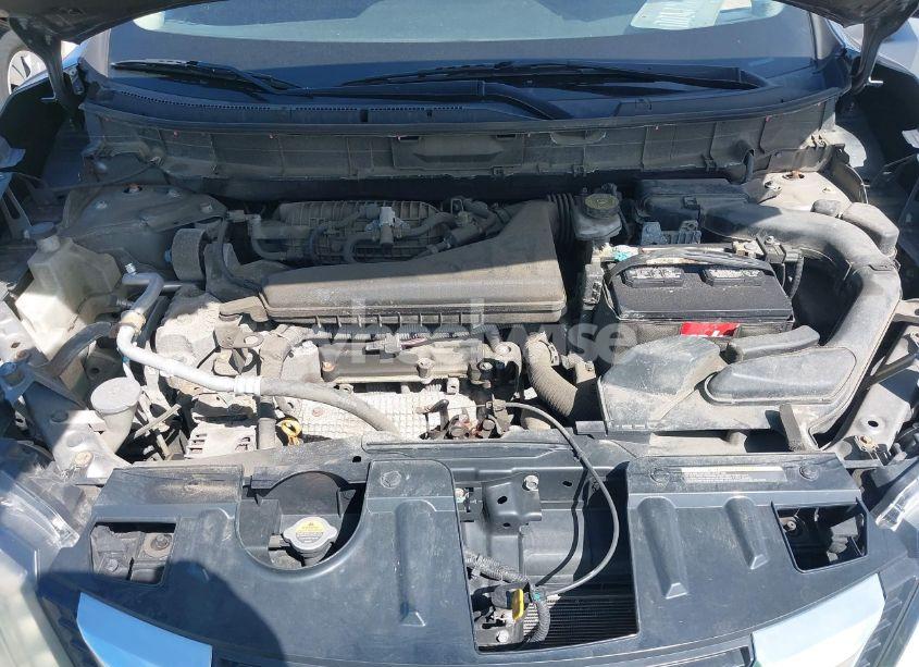 Photo 10 of 2018 Nissan Rogue SV (VIN KNMAT2MV6JP569246)