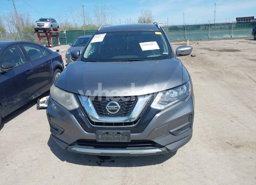 Photo 12 of 2018 Nissan Rogue SV (VIN KNMAT2MV6JP569246)