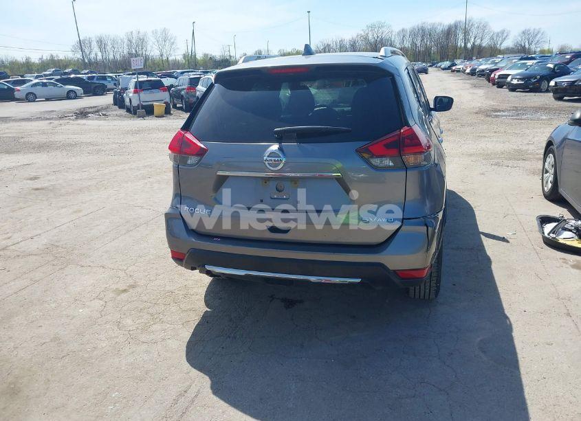 Photo 16 of 2018 Nissan Rogue SV (VIN KNMAT2MV6JP569246)