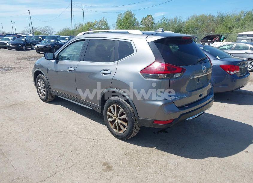 Photo 3 of 2018 Nissan Rogue SV (VIN KNMAT2MV6JP569246)