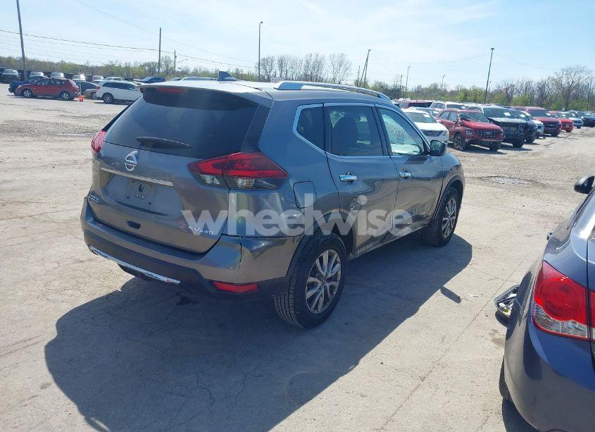 Photo 4 of 2018 Nissan Rogue SV (VIN KNMAT2MV6JP569246)