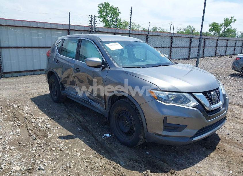 2019 Nissan Rogue S (VIN KNMAT2MV6KP505063) main photo