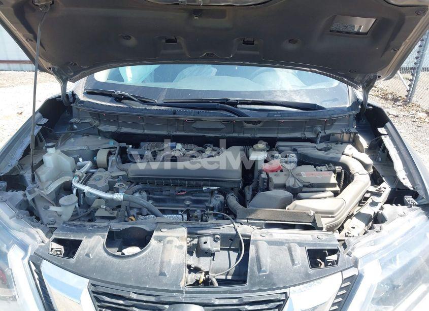 Photo 10 of 2019 Nissan Rogue S (VIN KNMAT2MV6KP505063)