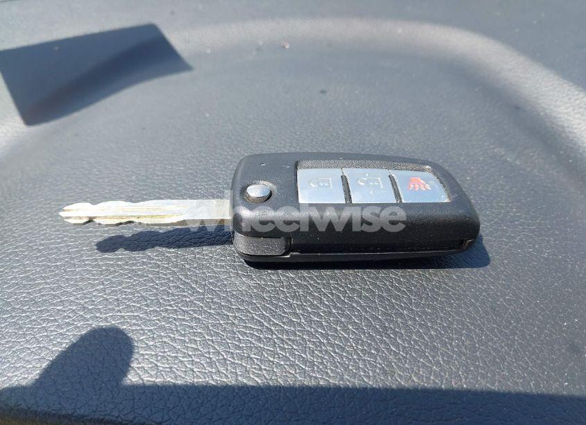 Photo 11 of 2019 Nissan Rogue S (VIN KNMAT2MV6KP505063)