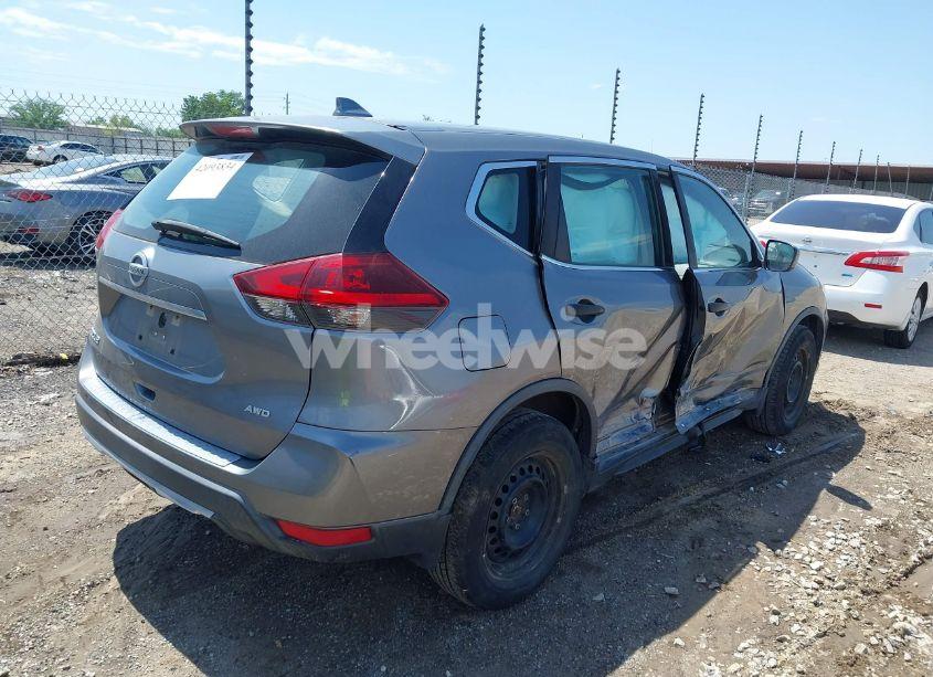 Photo 4 of 2019 Nissan Rogue S (VIN KNMAT2MV6KP505063)