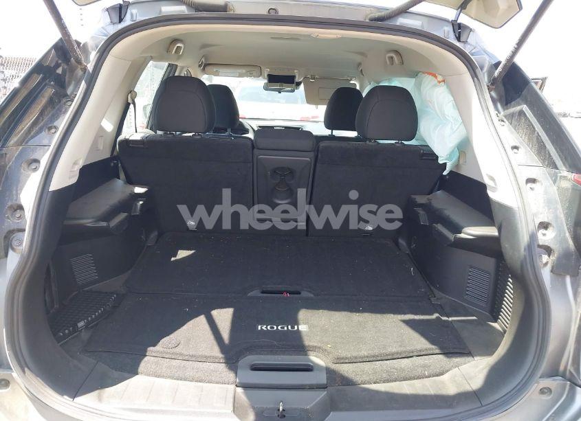 Photo 8 of 2019 Nissan Rogue S (VIN KNMAT2MV6KP505063)