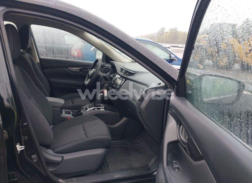 Photo 5 of 2020 Nissan Rogue S INTELLIGENT AWD (VIN KNMAT2MV6LP521913)