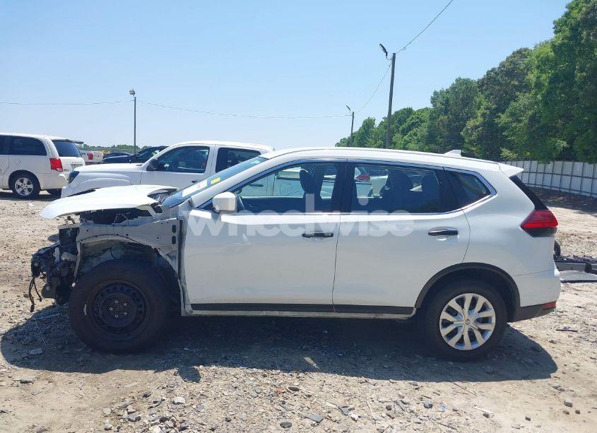 Photo 15 of 2017 Nissan Rogue S (VIN KNMAT2MV7HP533088)