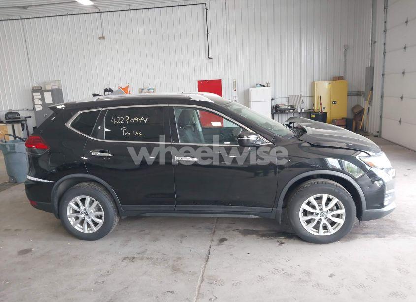 Photo 13 of 2017 Nissan Rogue SV (VIN KNMAT2MV7HP593789)