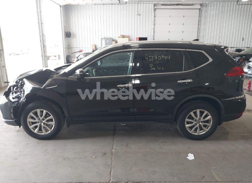 Photo 14 of 2017 Nissan Rogue SV (VIN KNMAT2MV7HP593789)