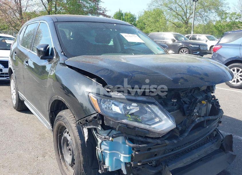 2018 Nissan Rogue S (VIN KNMAT2MV7JP556358) main photo