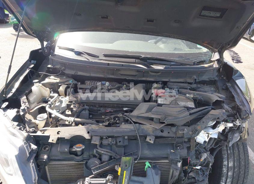 Photo 10 of 2018 Nissan Rogue S (VIN KNMAT2MV7JP556358)