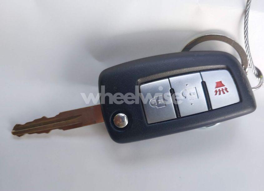 Photo 11 of 2018 Nissan Rogue S (VIN KNMAT2MV7JP556358)