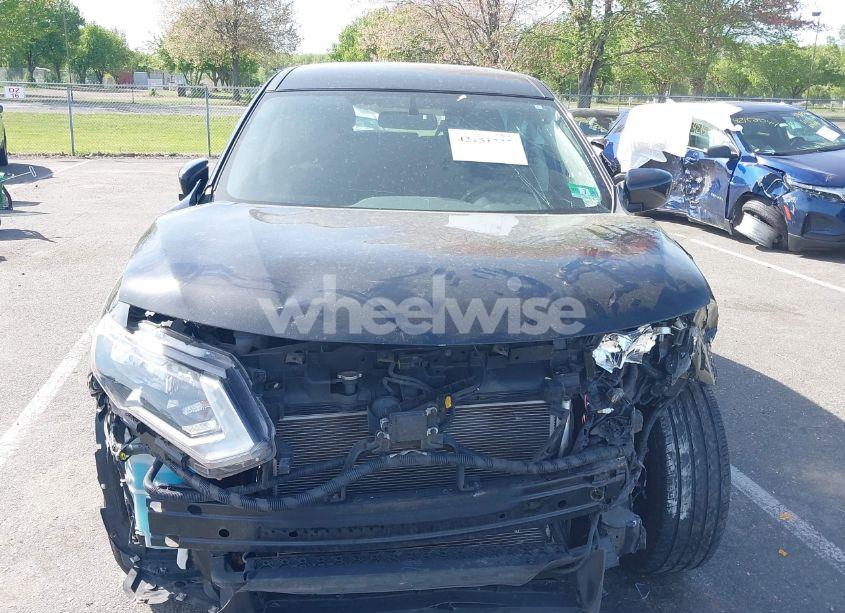 Photo 12 of 2018 Nissan Rogue S (VIN KNMAT2MV7JP556358)