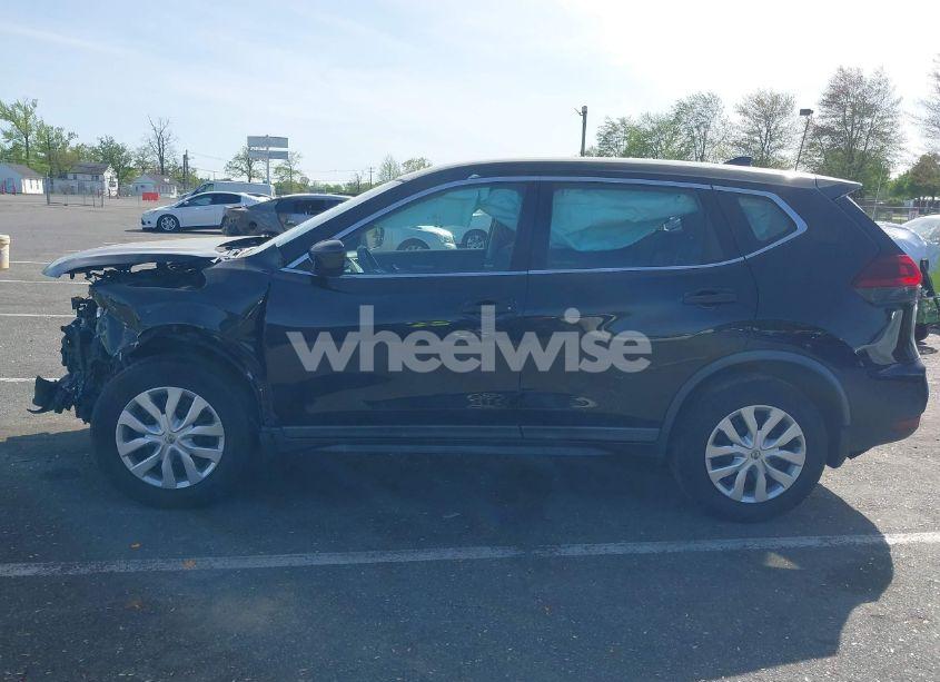 Photo 14 of 2018 Nissan Rogue S (VIN KNMAT2MV7JP556358)