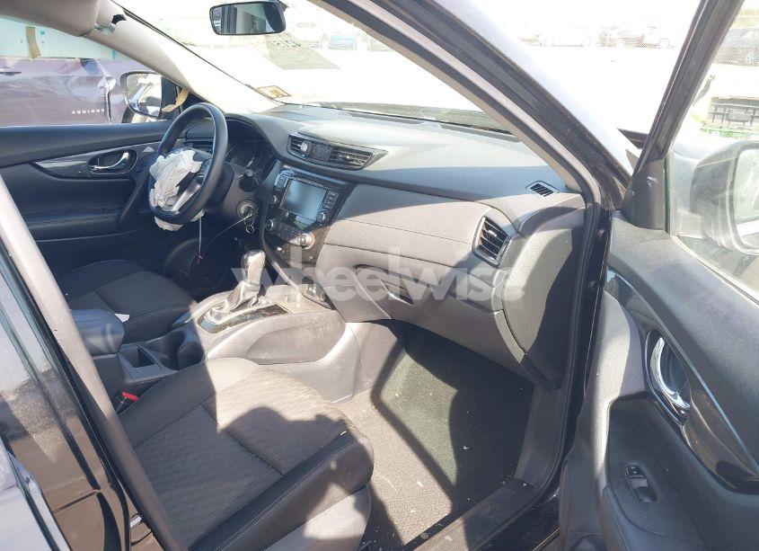 Photo 5 of 2018 Nissan Rogue S (VIN KNMAT2MV7JP556358)