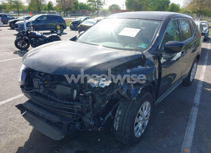 Photo 6 of 2018 Nissan Rogue S (VIN KNMAT2MV7JP556358)