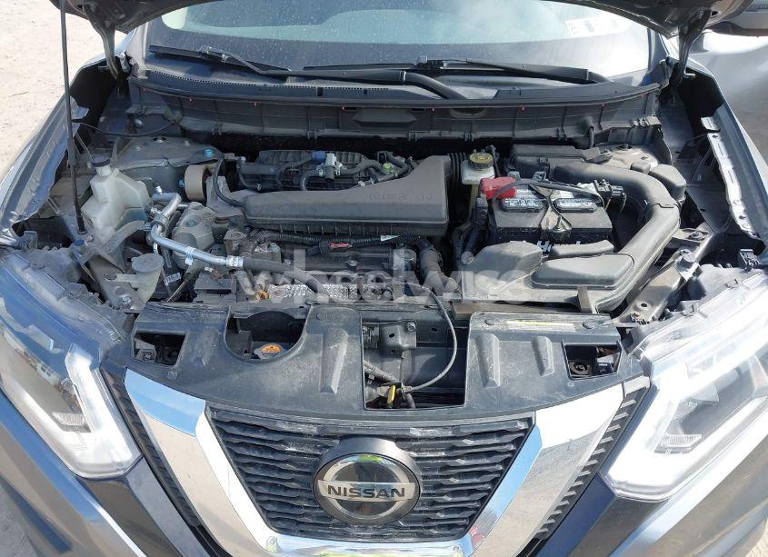 Photo 10 of 2018 Nissan Rogue SV (VIN KNMAT2MV7JP557753)