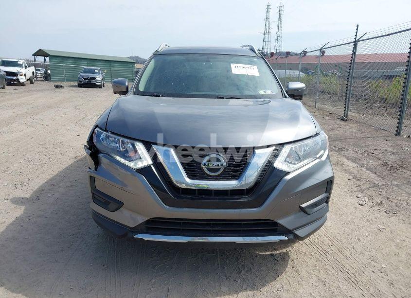 Photo 13 of 2018 Nissan Rogue SV (VIN KNMAT2MV7JP557753)