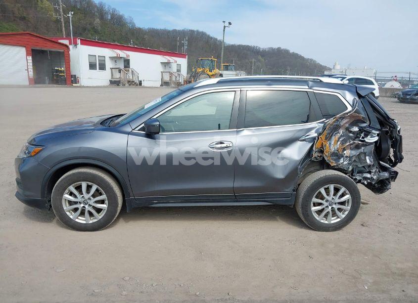 Photo 15 of 2018 Nissan Rogue SV (VIN KNMAT2MV7JP557753)