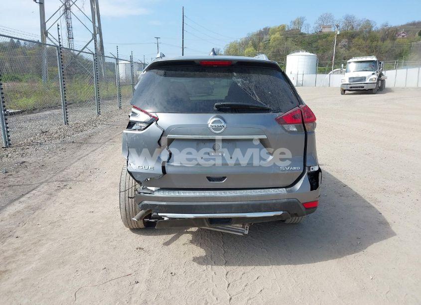 Photo 17 of 2018 Nissan Rogue SV (VIN KNMAT2MV7JP557753)