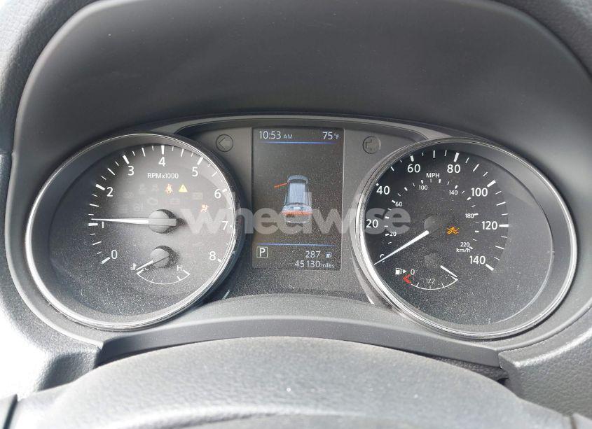 Photo 7 of 2018 Nissan Rogue SV (VIN KNMAT2MV7JP557753)