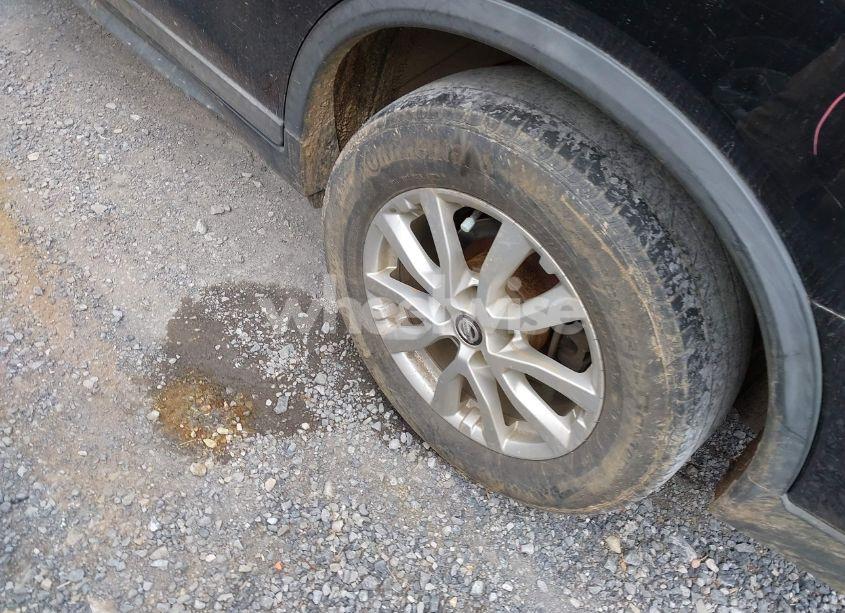 Photo 12 of 2018 Nissan Rogue SV (VIN KNMAT2MV7JP559678)