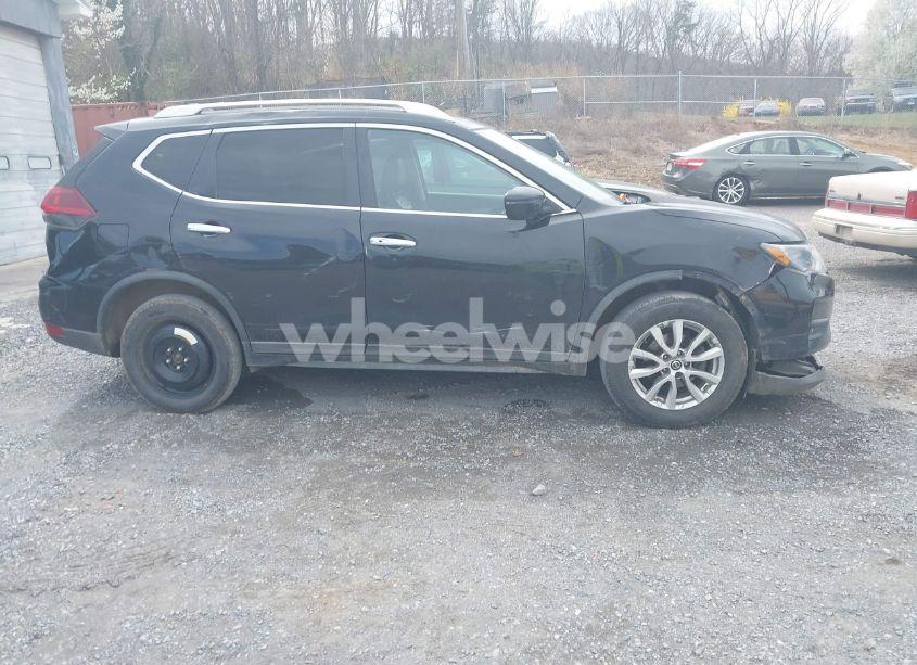 Photo 14 of 2018 Nissan Rogue SV (VIN KNMAT2MV7JP559678)