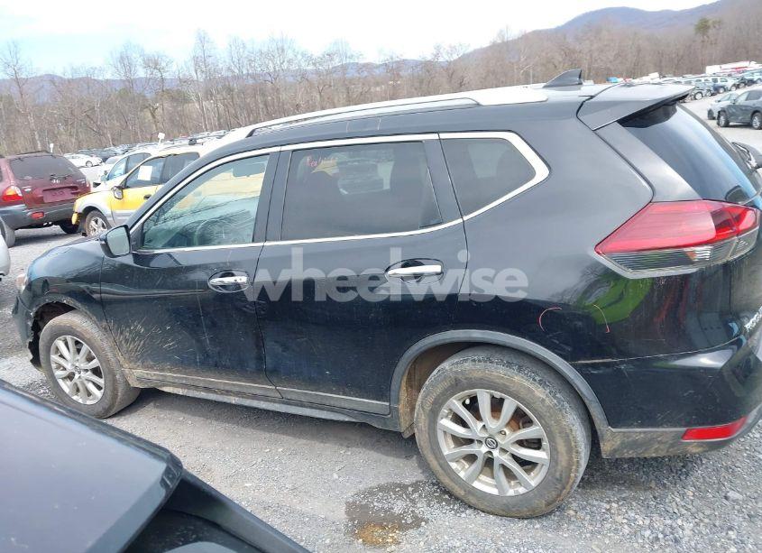 Photo 15 of 2018 Nissan Rogue SV (VIN KNMAT2MV7JP559678)