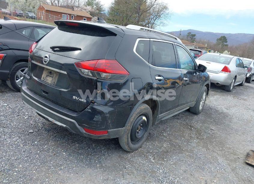 Photo 4 of 2018 Nissan Rogue SV (VIN KNMAT2MV7JP559678)