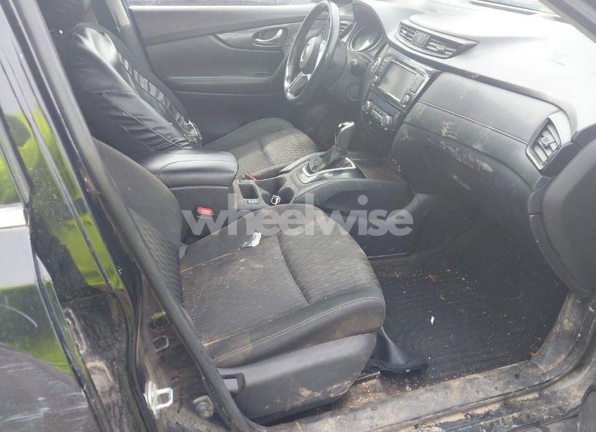 Photo 5 of 2018 Nissan Rogue SV (VIN KNMAT2MV7JP559678)