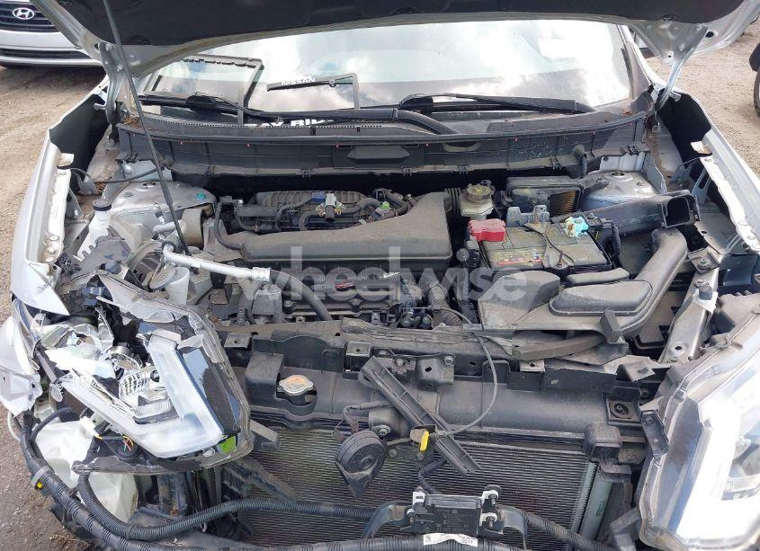 Photo 10 of 2018 Nissan Rogue S (VIN KNMAT2MV7JP571541)