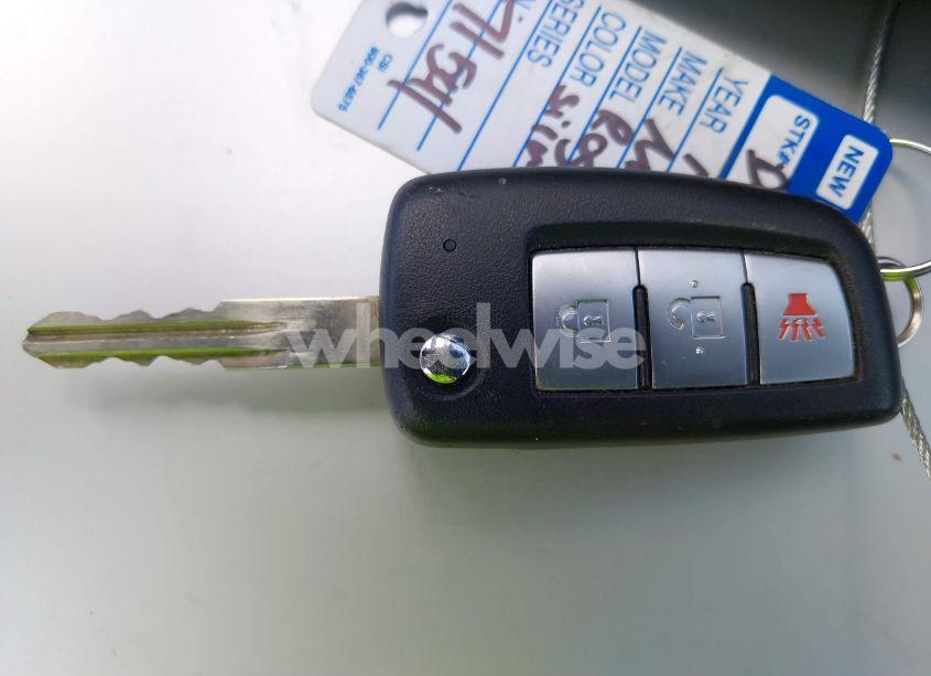 Photo 11 of 2018 Nissan Rogue S (VIN KNMAT2MV7JP571541)