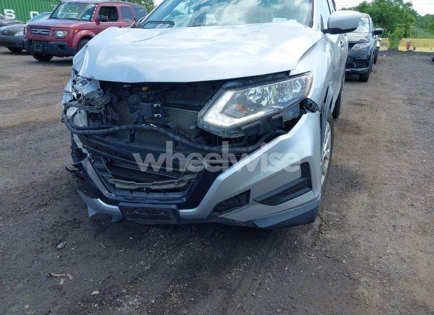 Photo 17 of 2018 Nissan Rogue S (VIN KNMAT2MV7JP571541)