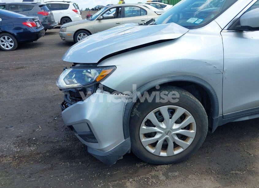 Photo 18 of 2018 Nissan Rogue S (VIN KNMAT2MV7JP571541)