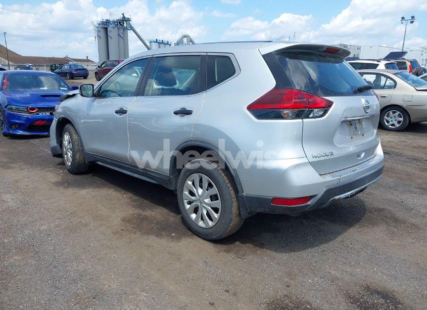 Photo 3 of 2018 Nissan Rogue S (VIN KNMAT2MV7JP571541)