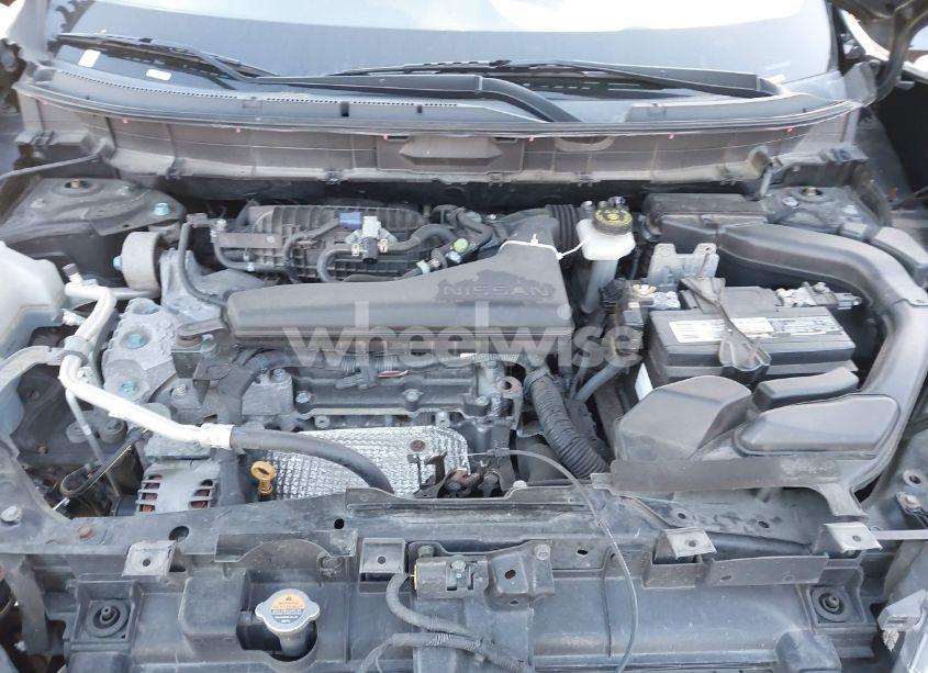 Photo 10 of 2018 Nissan Rogue SV (VIN KNMAT2MV7JP611584)